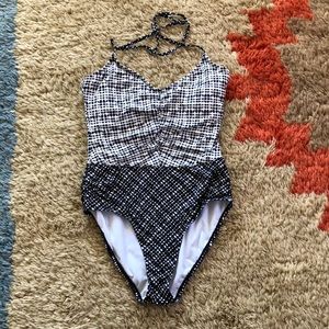 Athleta one piece bathing suit